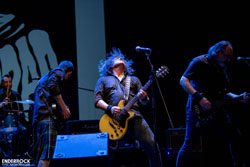 Concert de Motosierras al Teatre Sagarra de Santa Coloma de Gramenet 